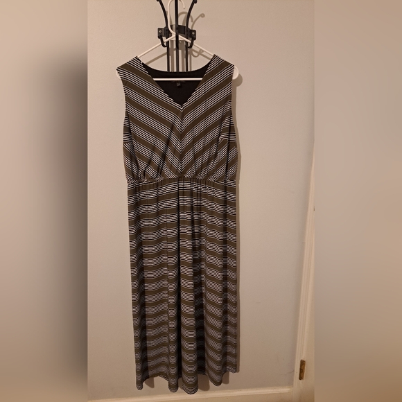 Lane Bryant Olive and Black Striped Dress Sz 18/20 Petite - Picture 2 of 5